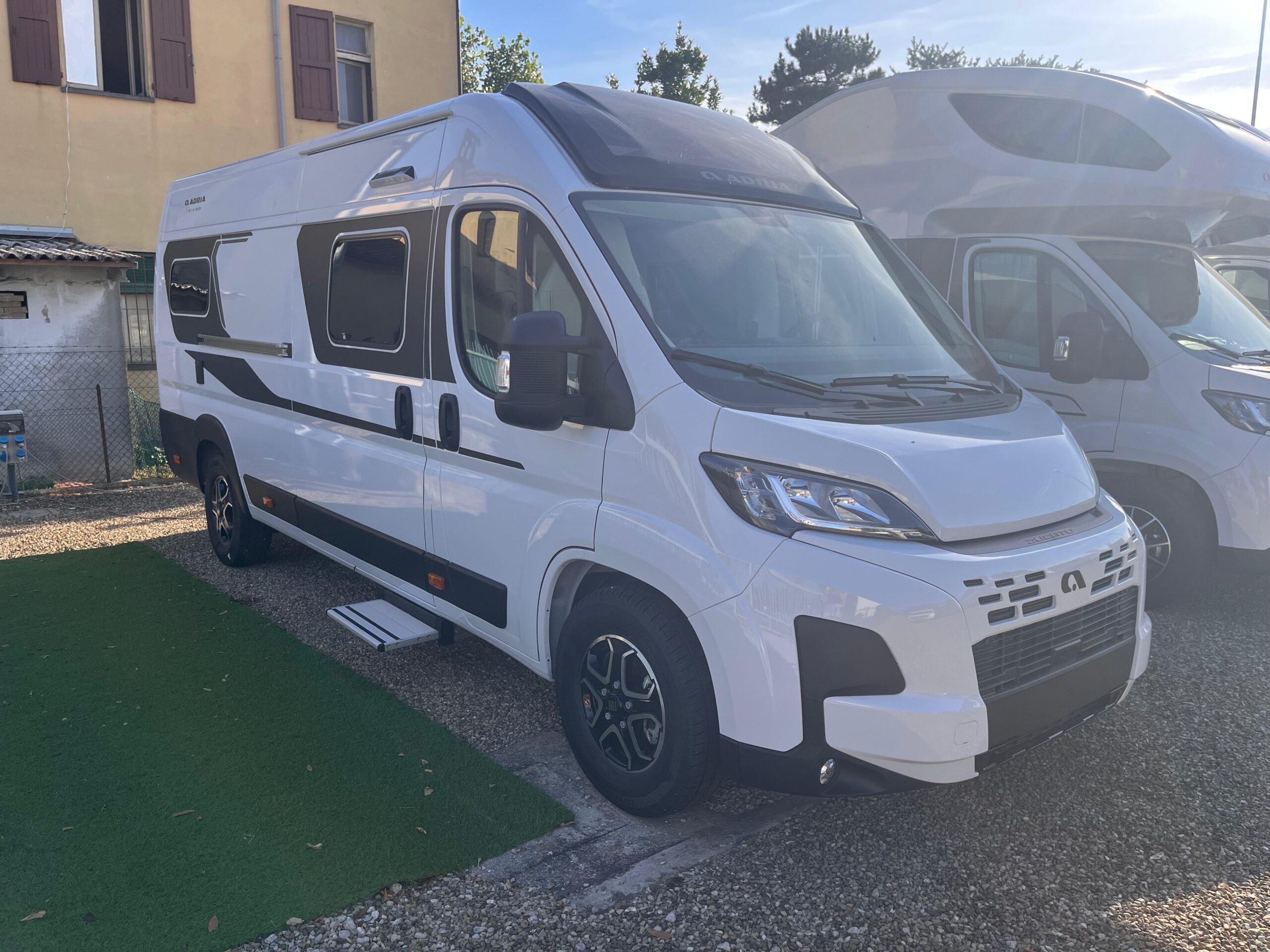 ADRIA TWIN 640 SGX AUTOMATICO_1